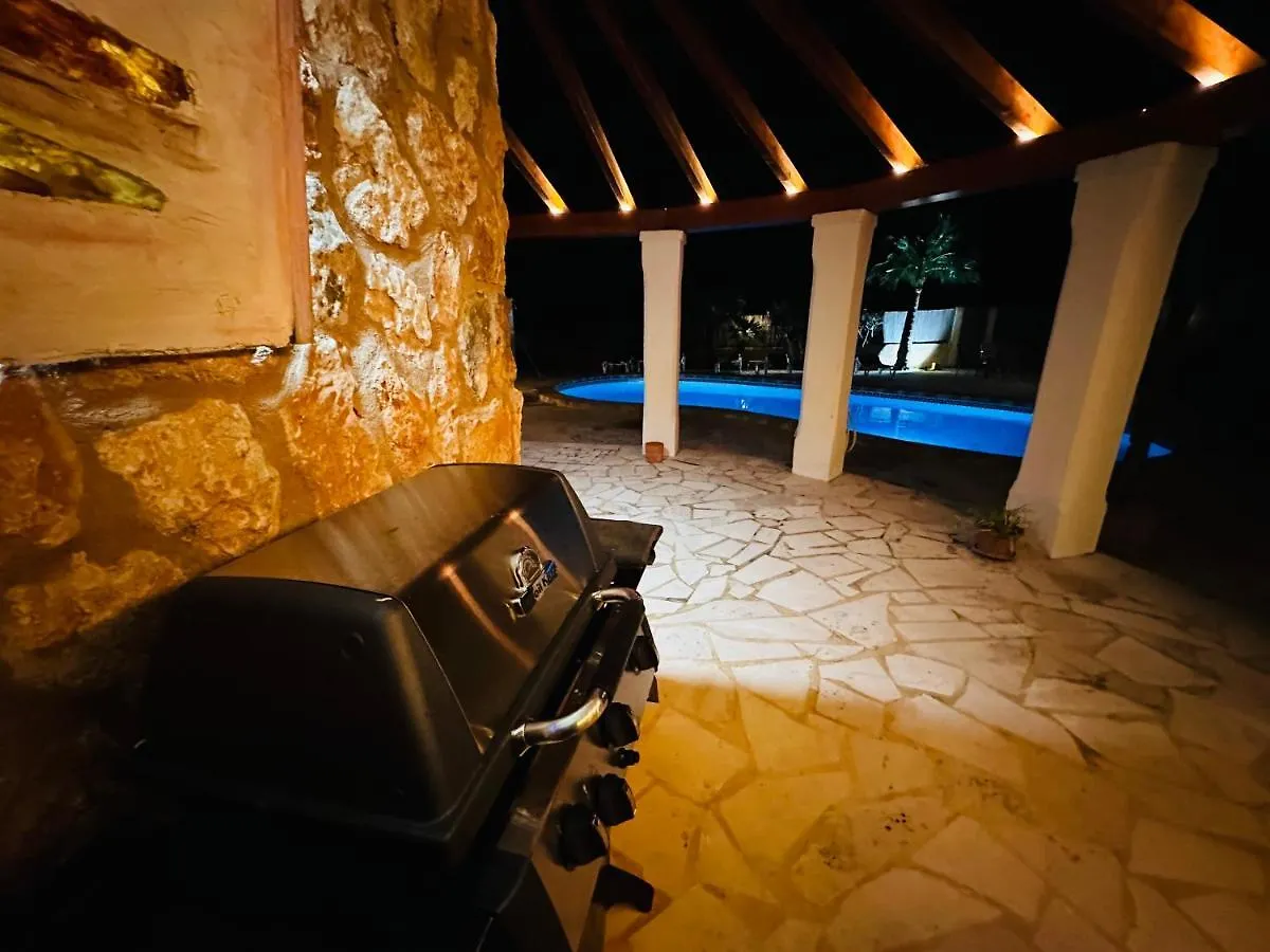 Villa Sanchez In Strandnahe Mit Pool, Jacuzzi, Klima, Wifi, Gas Bbq Santanyi 0*,